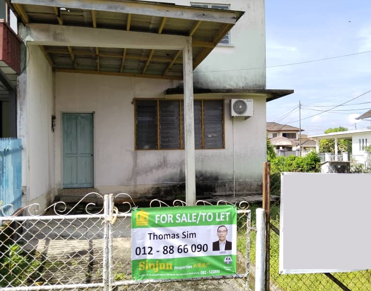 Double Storey Corner House Sky Garden Green Road Kuching for SALE