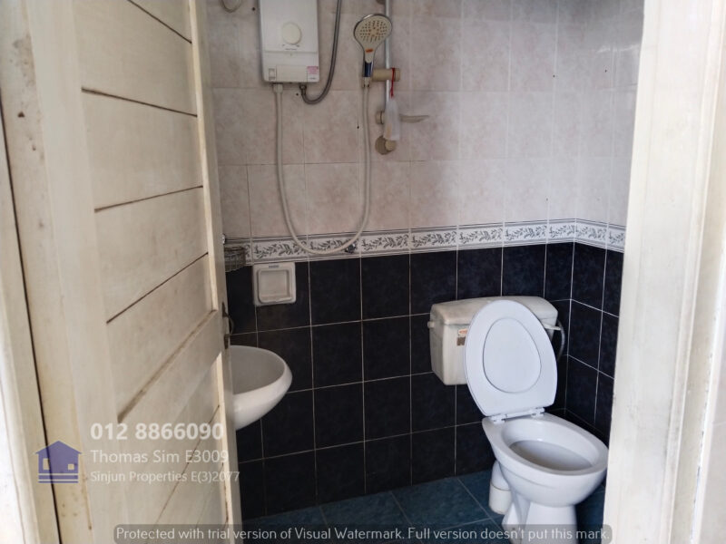 Double Storey Intermediate Terrace House Stapok Selatan Kuching for SALE