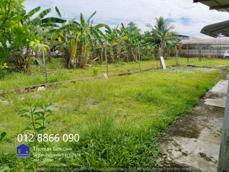 Single Storey Corner Big Land End-Lot @ Jalan Nanas Barat Kuching for SALE