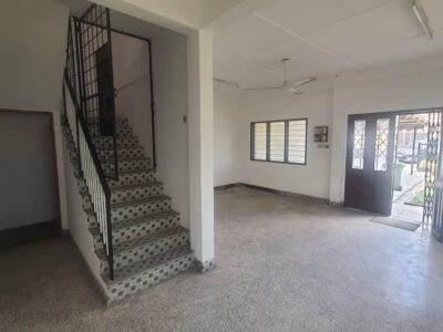 Double Storey Corner Peace Road Kuching big land size 16 point for SALE