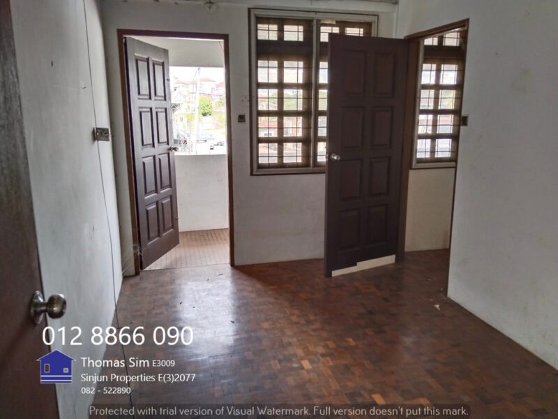 Semi Detached House main road Jalan Green Kuching for SALE