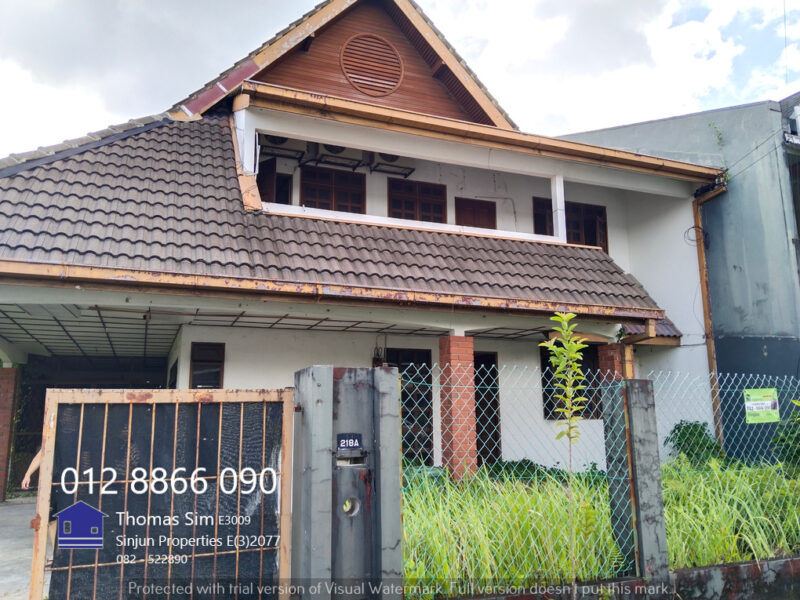 Semi Detached House main road Jalan Green Kuching for SALE