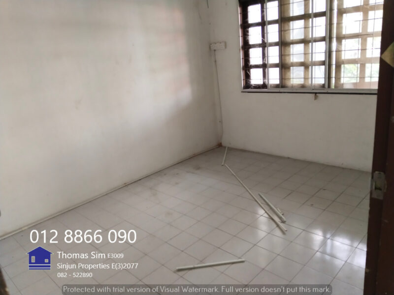 Semi Detached House Green Road Main Road Kuching for SALE