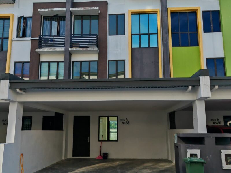 FOR RENT 3 Storey Townhouse @ Taman Bintang Residence 2