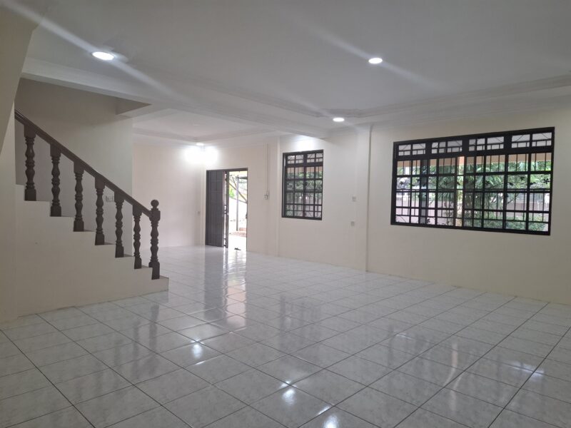 Good large Semi-D Double Storey house at Jln Sherip Masashor 3, Kuching