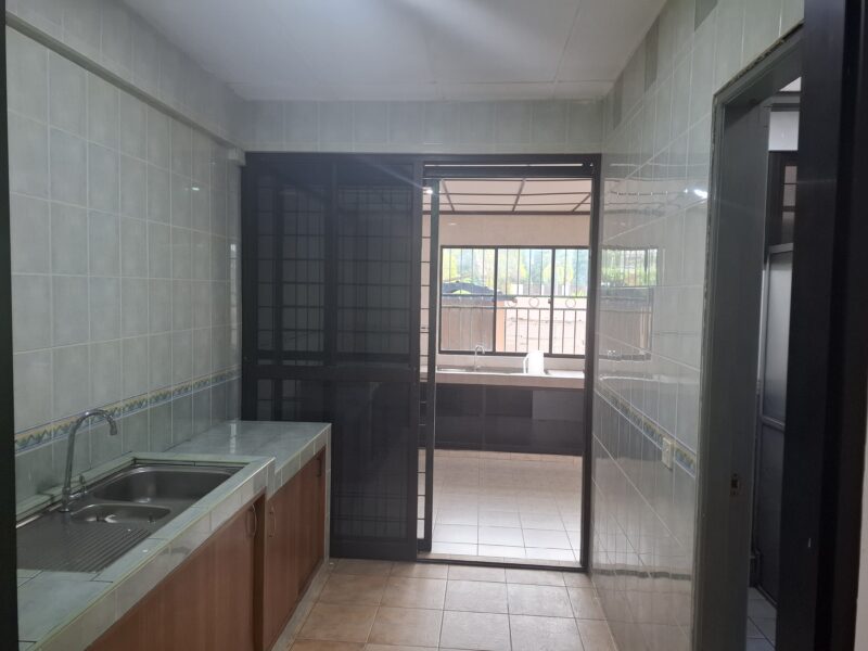 Good large Semi-D Double Storey house at Jln Sherip Masashor 3, Kuching