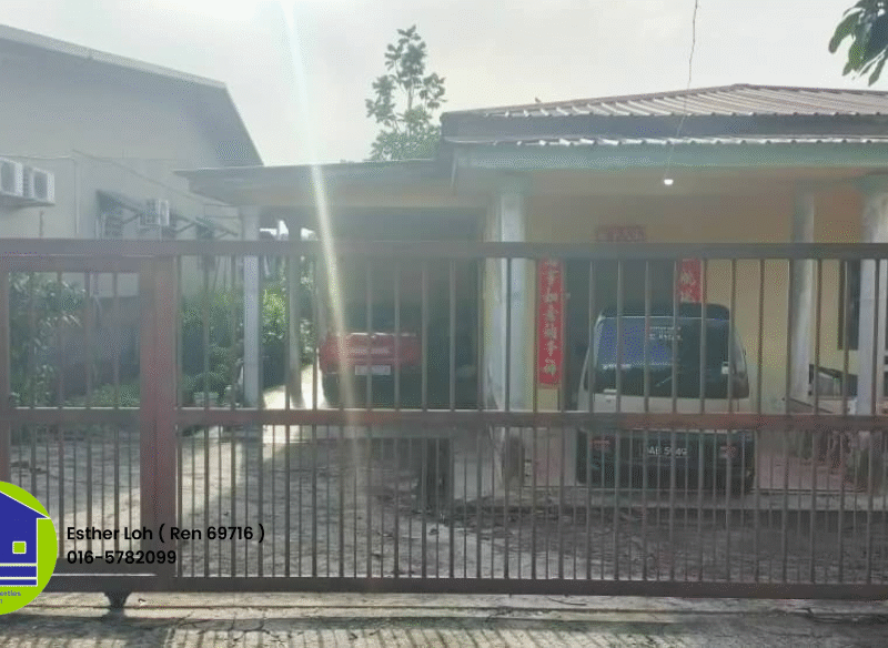 FOR SALE 2 detached houses at Batu 21 Kpg Beratok Serian Kuching Road
