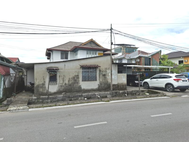 Detached Double Storey house at Jln Emerald, Green Road, Kuching