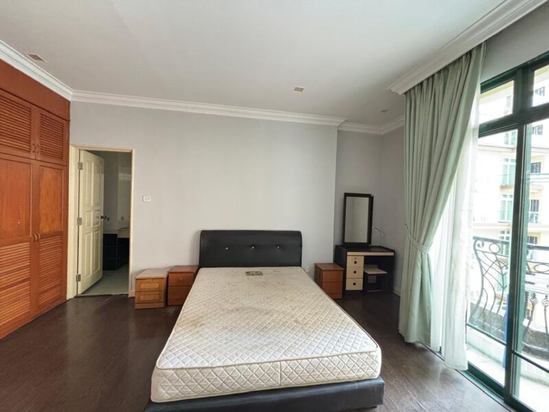 Riverine Emerald Resort Condominium