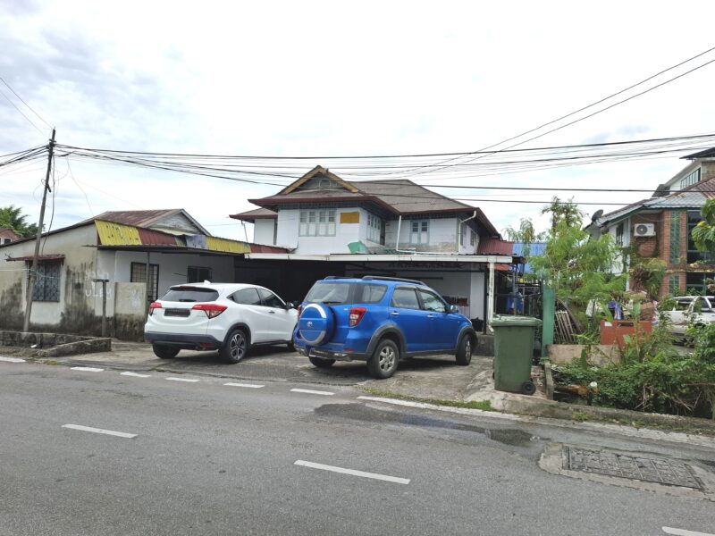 Detached Double Storey house at Jln Emerald, Green Road, Kuching
