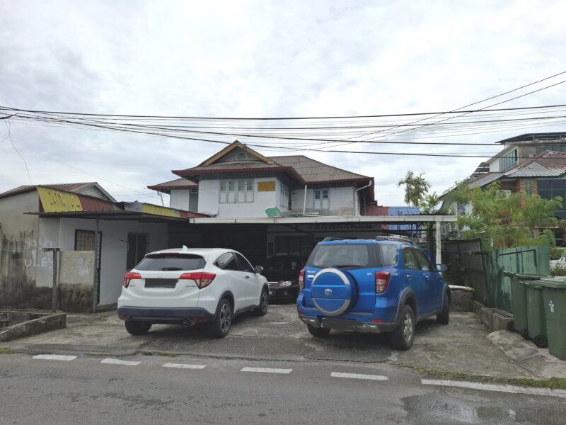 Detached Double Storey house at Jln Emerald, Green Road, Kuching