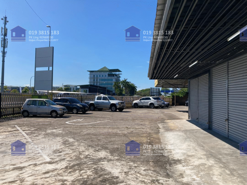 Retail Space at Jalan Tun Datuk Patinggi Haji Abdul Rahman Yakub, Matang, Kuching For Rent