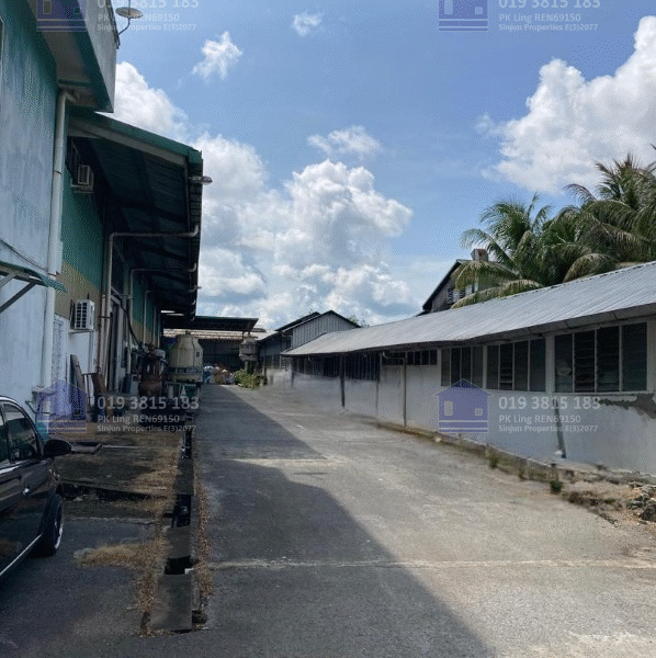 Detached Factory / Warehouse with a 2-Storey Office Building at Demak Laut Industrial Park, Kuching For Sale