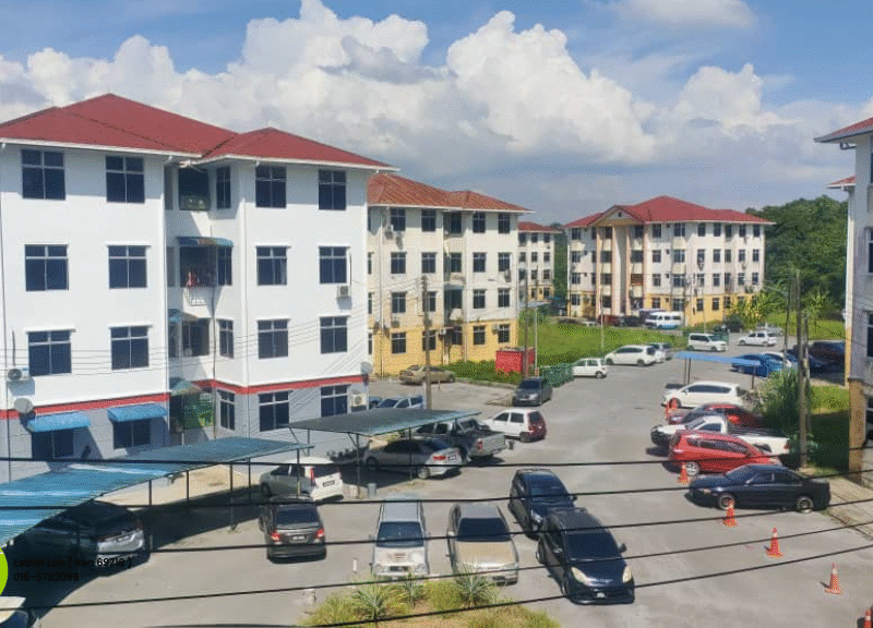 FOR RENT Country hill apartment Level 3 jalan Stephen Yong kuching