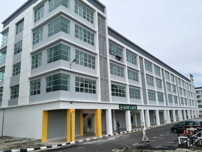 5 storey shop Corners with Lift Hospital Umum Sarawak for RENT