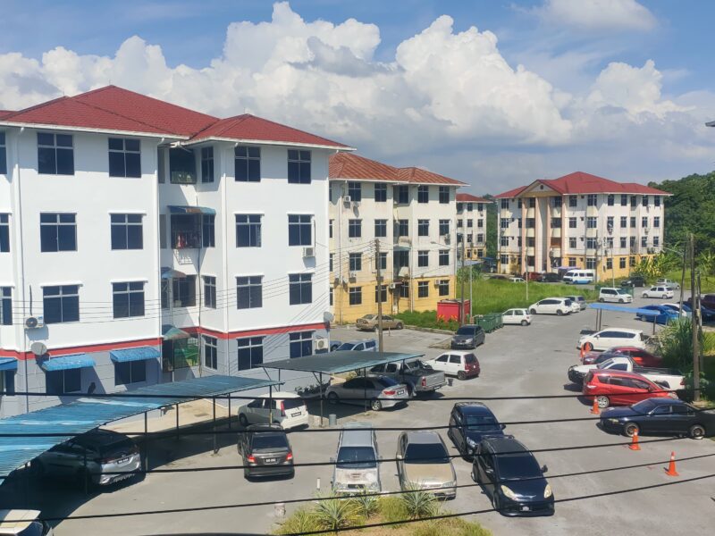 COUNTRY HILL APARTMENT FOR RENT Country Hill Apartment level 3 jalan Stephen Yong kuching