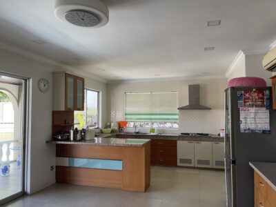 Peace Road behind Chung Hua Middle School No. 1 double storey detached house.