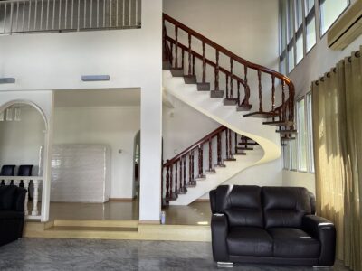 Peace Road behind Chung Hua Middle School No. 1 double storey detached house.