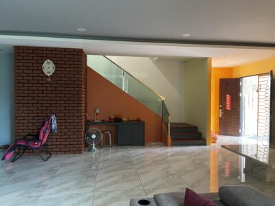 Stephen Avenue 3 storey corner fully renovated terraced house