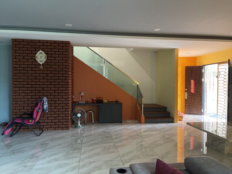 Stephen Avenue 3 storey corner fully renovated terraced house