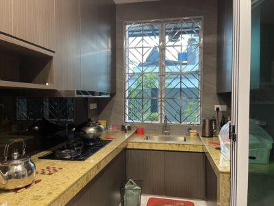Stephen Avenue 3 storey corner fully renovated terraced house