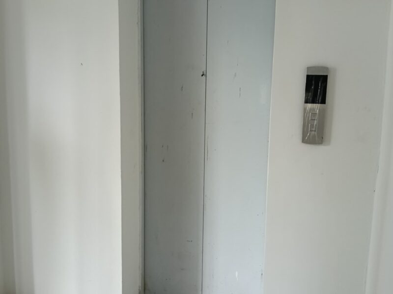 5 storey shop Corners with Lift Hospital Umum Sarawak for RENT