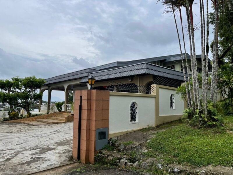 Peace Road behind Chung Hua Middle School No. 1 double storey detached house.