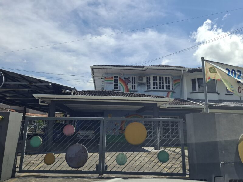 Semi-detached double storey house at Green Heights, Kuching