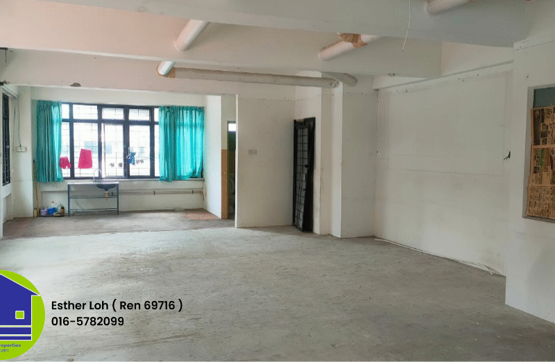 FOR RENT MJC CORNER Level 2 (1st Flr) Commercial Shop house Batu Kawah New Township, Kuching.