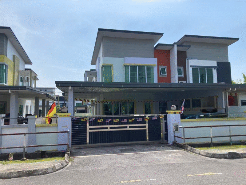 Double Storey Semi-Detached House at Taman UniVista, Kota Samarahan For Sale