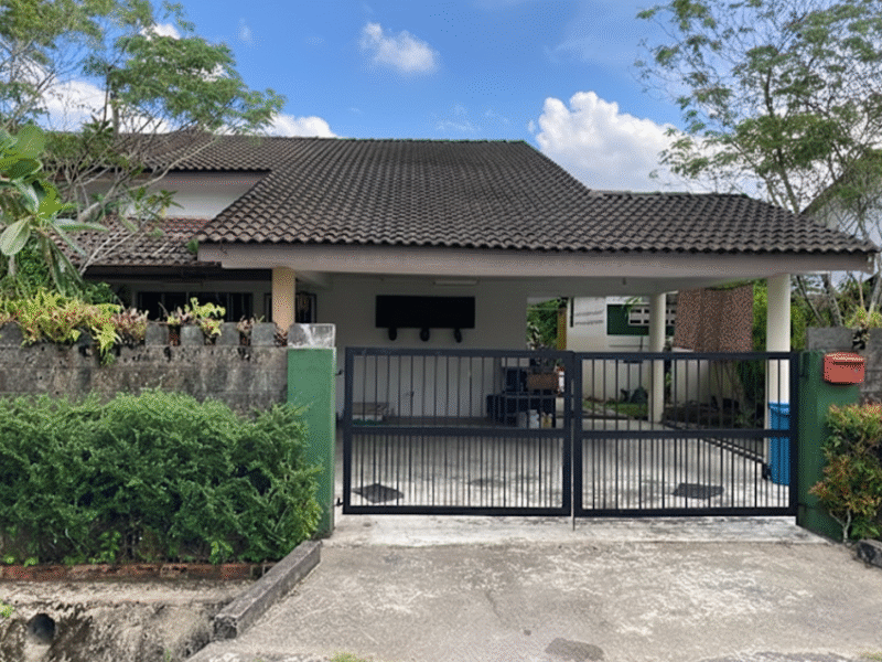 Single Storey Semi-Detached House at Taman Greenwood, 9th Mile Jalan Penrissen, Samarahan For Sale