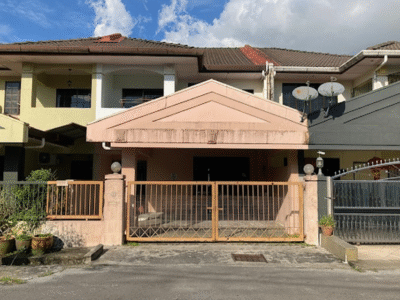 Double Storey Intermediate Terraced House at Jalan Stapok, Kuching For Sale