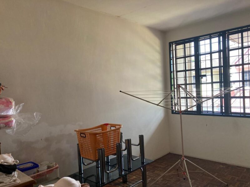 Double Storey Intermediate Terraced House at Jalan Stapok, Kuching For Sale