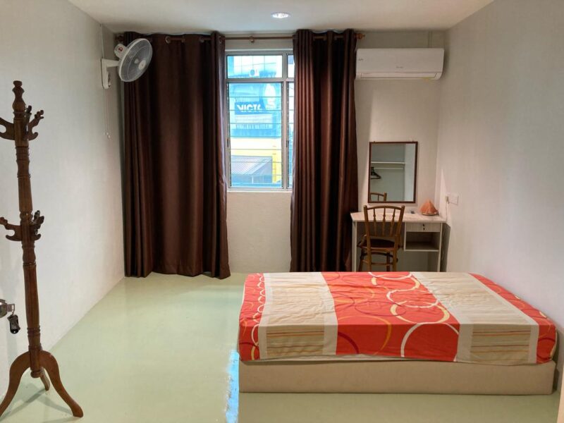 First Floor Shophouse (with 2 Rooms) at Jalan Abell Utara For Rent