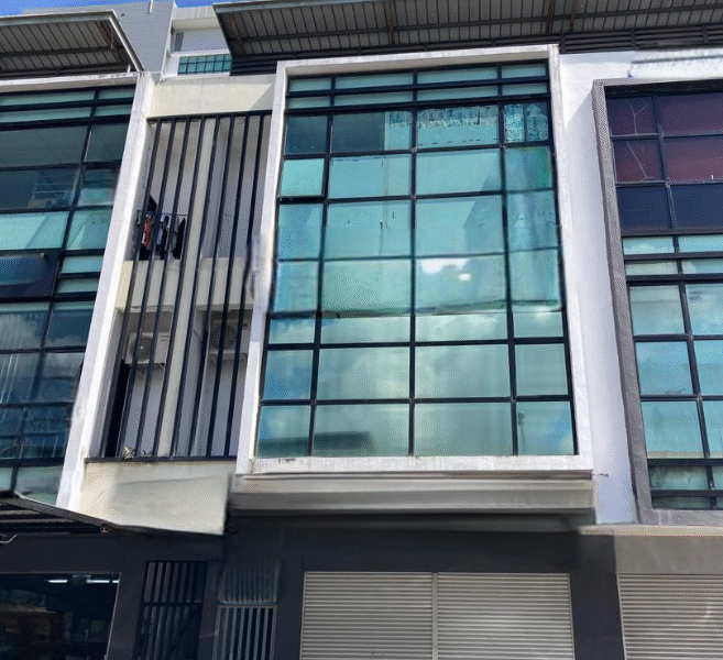 3-Storey Intermediate Shophouse at MetroCity, Jalan Matang For Sale