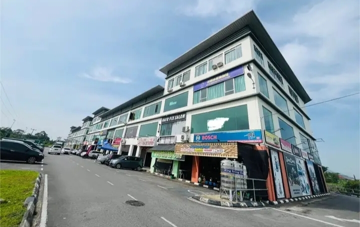 FOR SALE MOYAN 3 Storey Shoplot jalan batu kawa Matang kuching