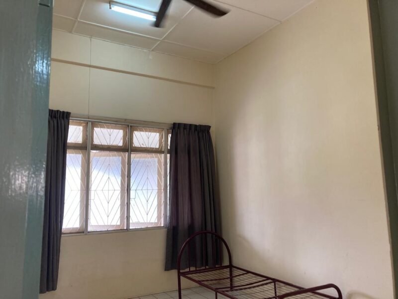 Single Storey Semi-Detached House at Jalan Dogan, Kuching For Rent