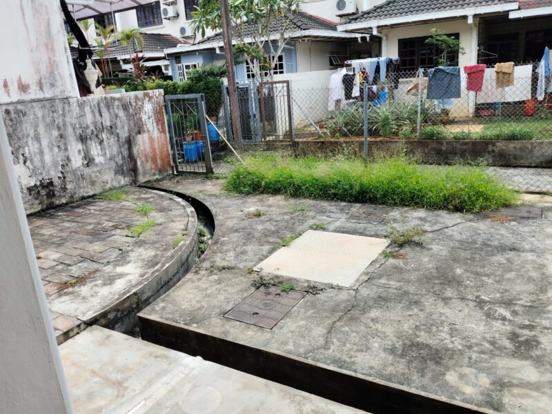 Double Storey Intermediate Terrace at Jalan Song Kuching For RENT
