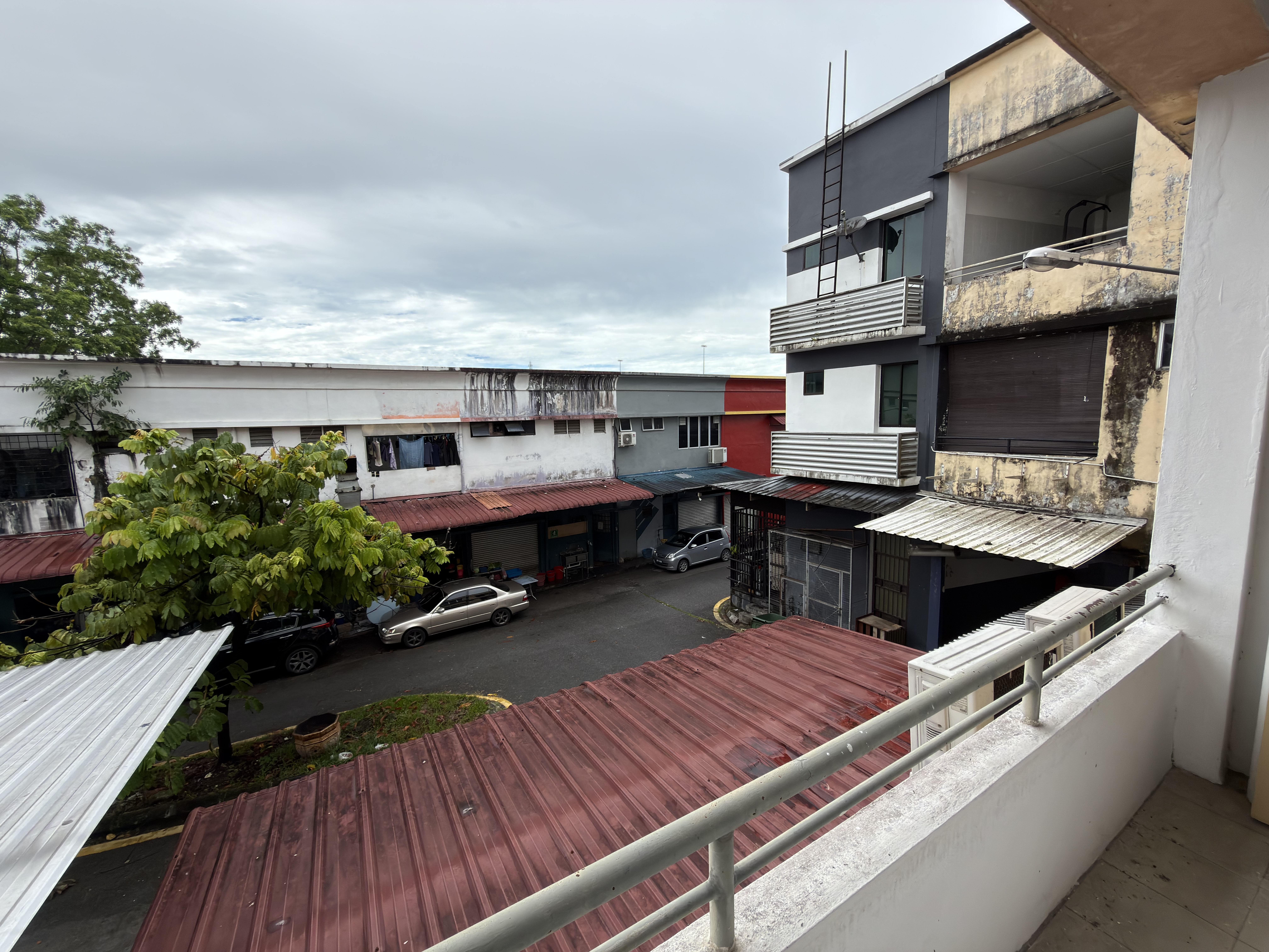 Shoplot For Rent @ Kota Padawan (1st & 2nd Floor/Both/Separate)