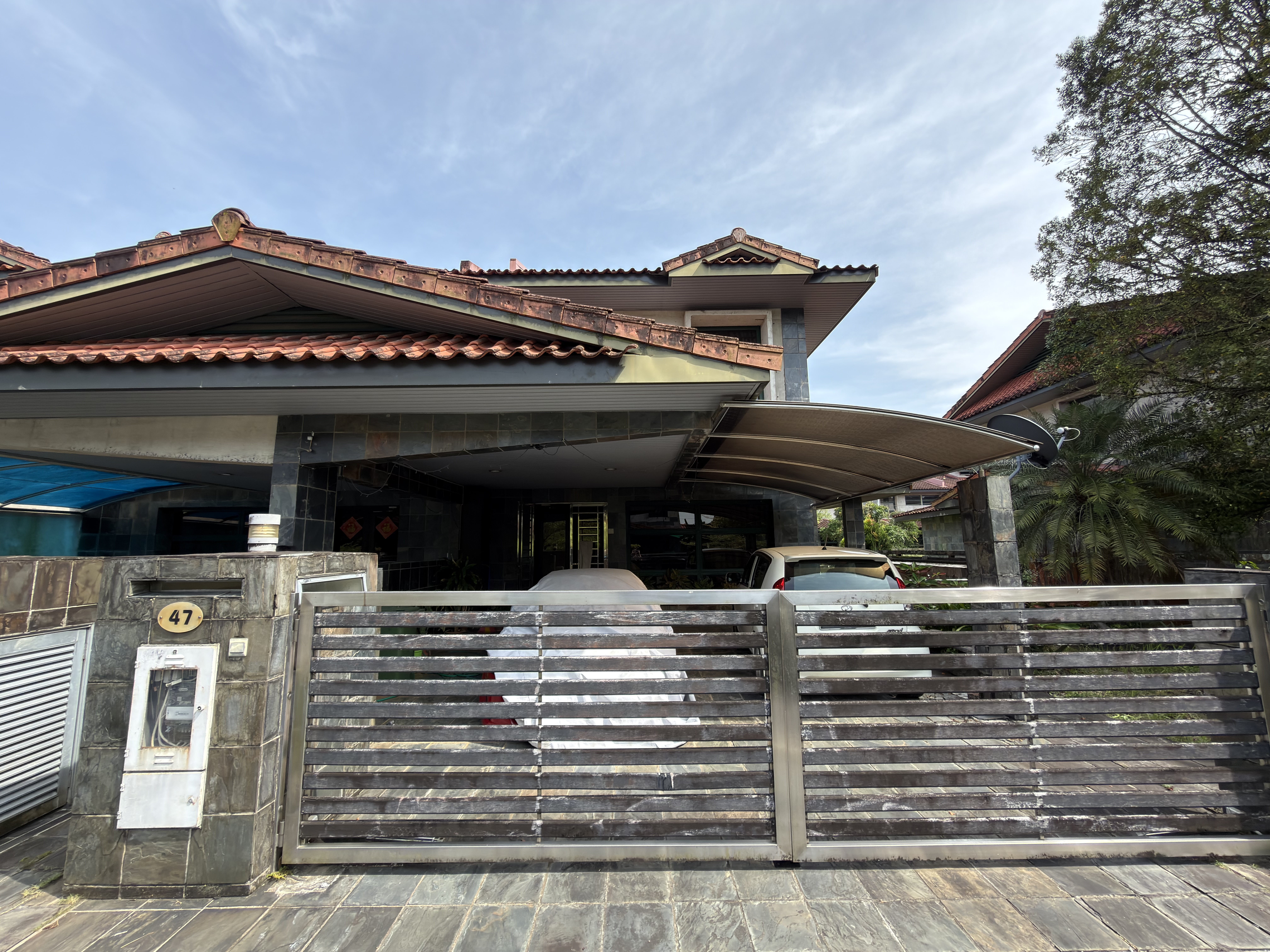Fully Furnished Double Storey Terrace Corner Gem at Sinar Serapi – Spacious 4-Bedroom Family Home for Only RM550K!