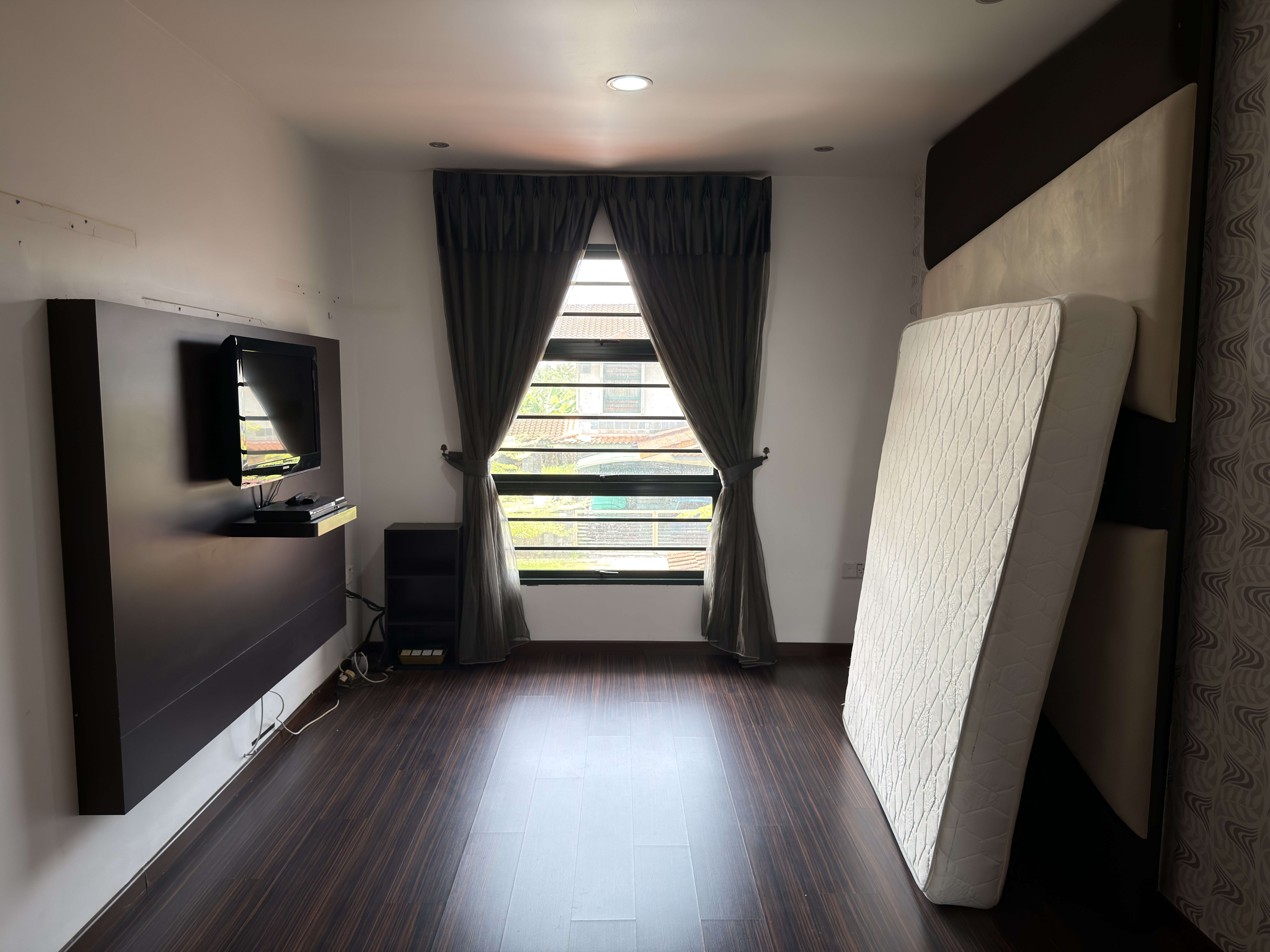 Fully Furnished Double Storey Terrace Corner Gem at Sinar Serapi – Spacious 4-Bedroom Family Home for Only RM550K!