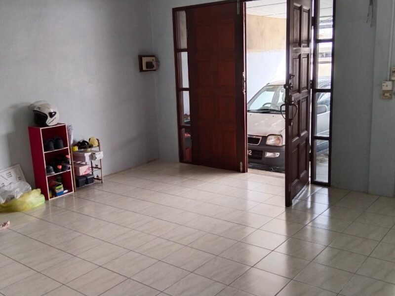 Double Storey Terrace Intermediate, Jalan Stapok Tmn Mimpi Kuching FOR SALE