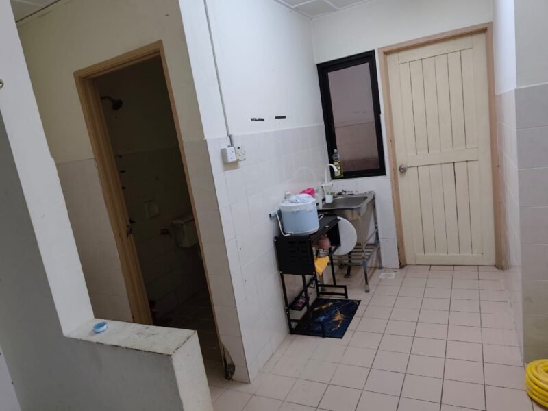 MJC Batu Kawa Intermediate Shop-Apartment top floor FOR RENT