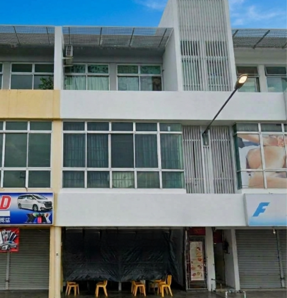 3-Storey Intermediate Shophouse at Kuching City Mall for Sale