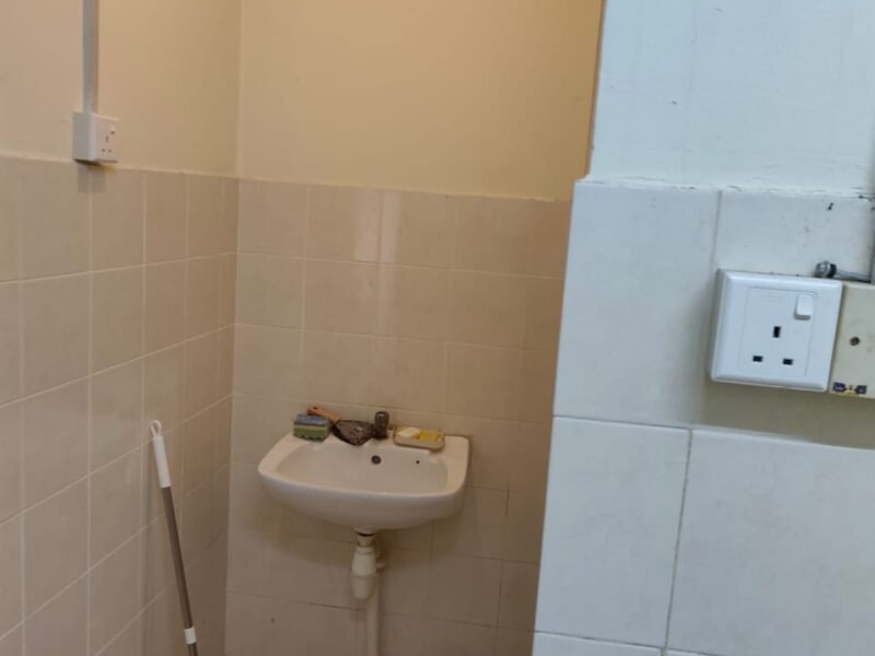 MJC Batu Kawa Intermediate Shop-Apartment top floor FOR RENT